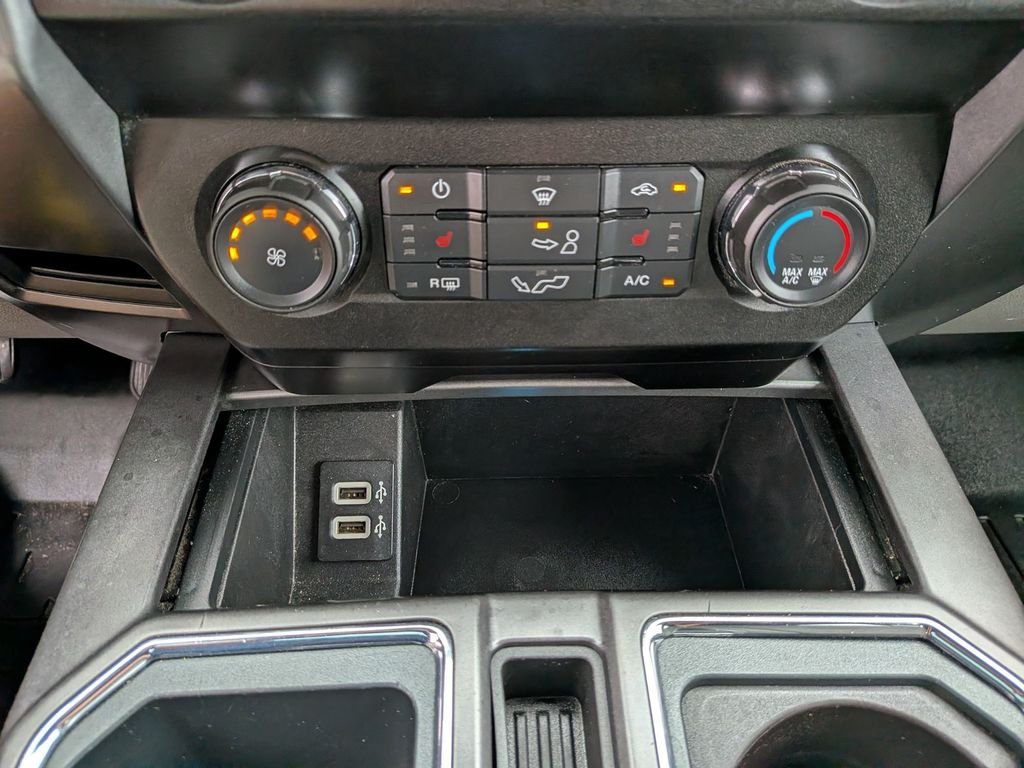 Used 2019 Blue Ford XLT image 34