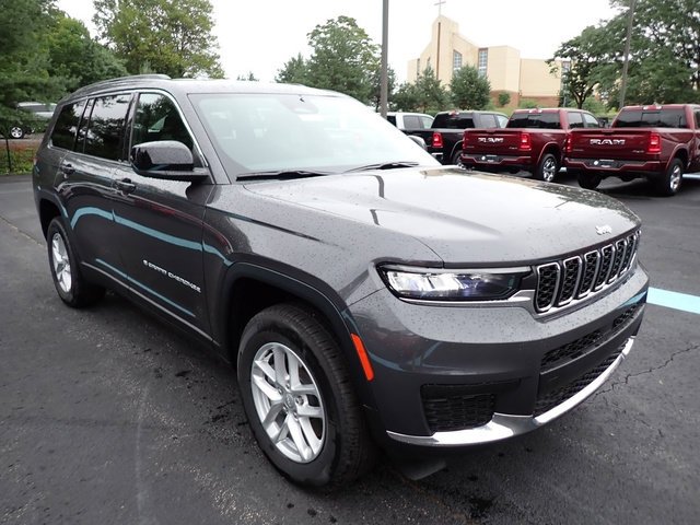 New 2024 Baltic Gray Metallic Clear-Coat Exterior Paint Jeep Laredo image 9