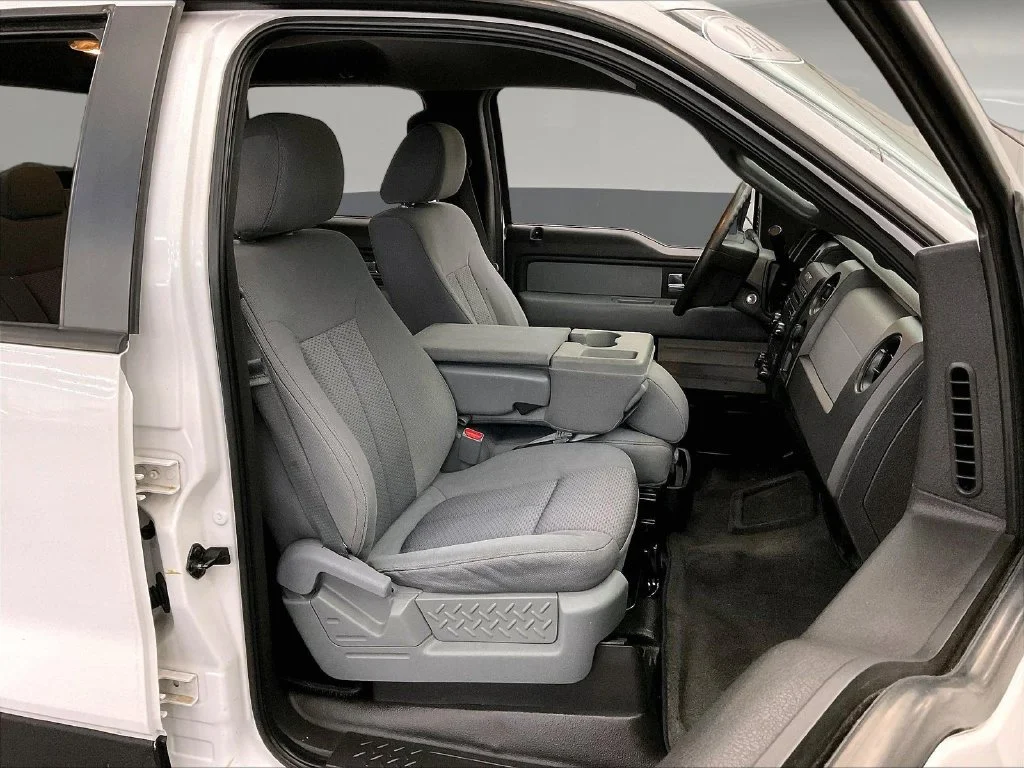 Used 2013 White Ford XL image 10