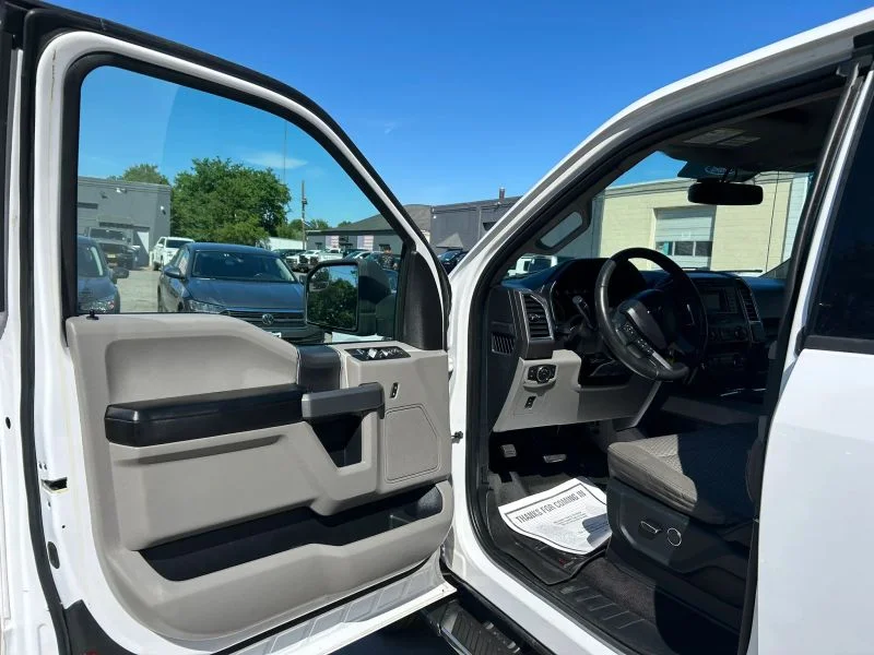 Used 2015 White Ford XLT Pickup 4D 6 1/2 ft image 27