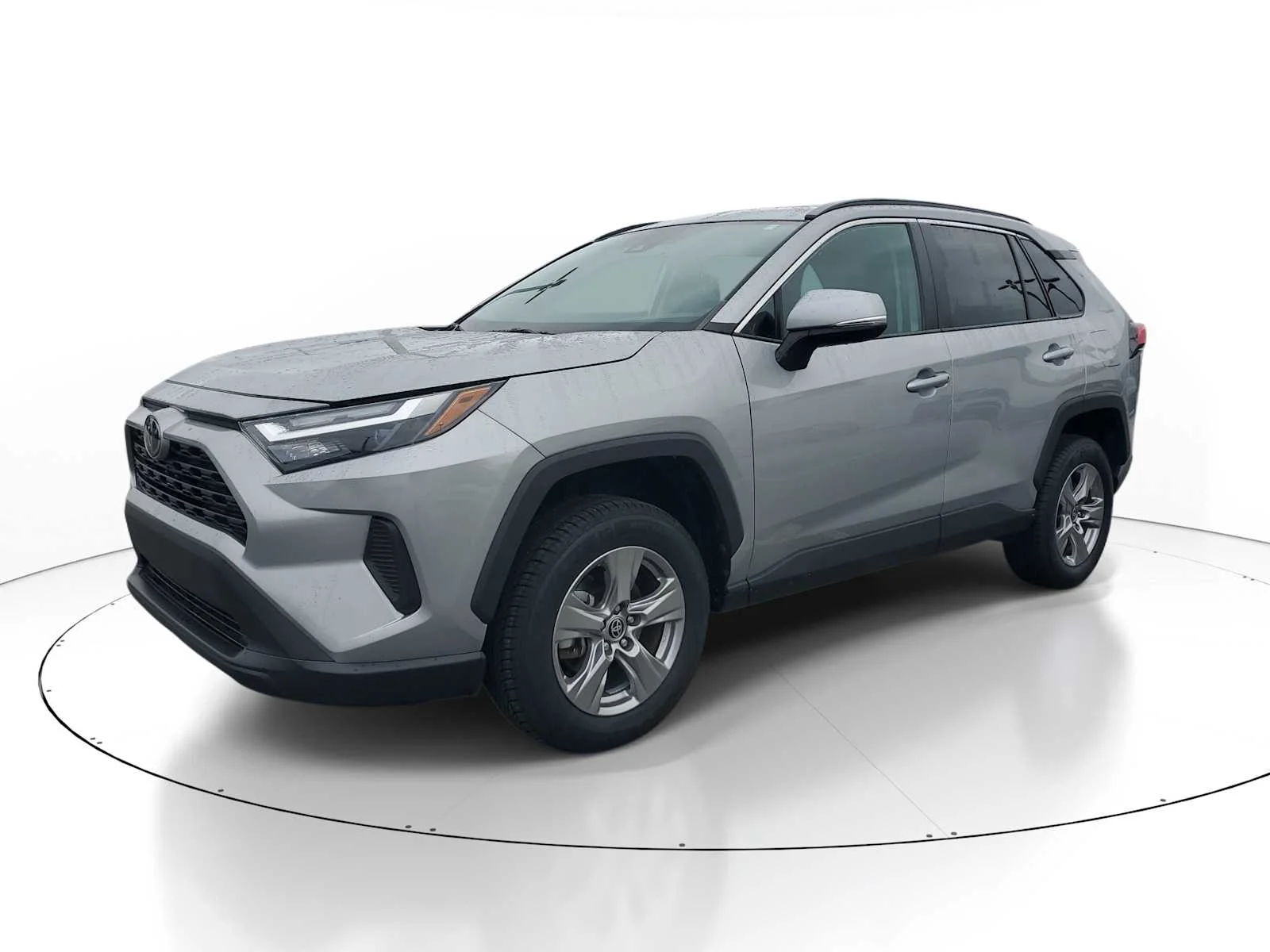 Used 2024 Silver Sky Metallic Toyota XLE image 3