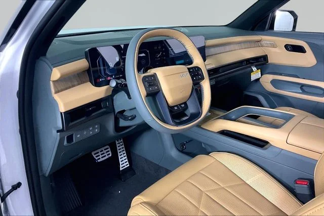 New 2027 White Kia X-Line SX image 8