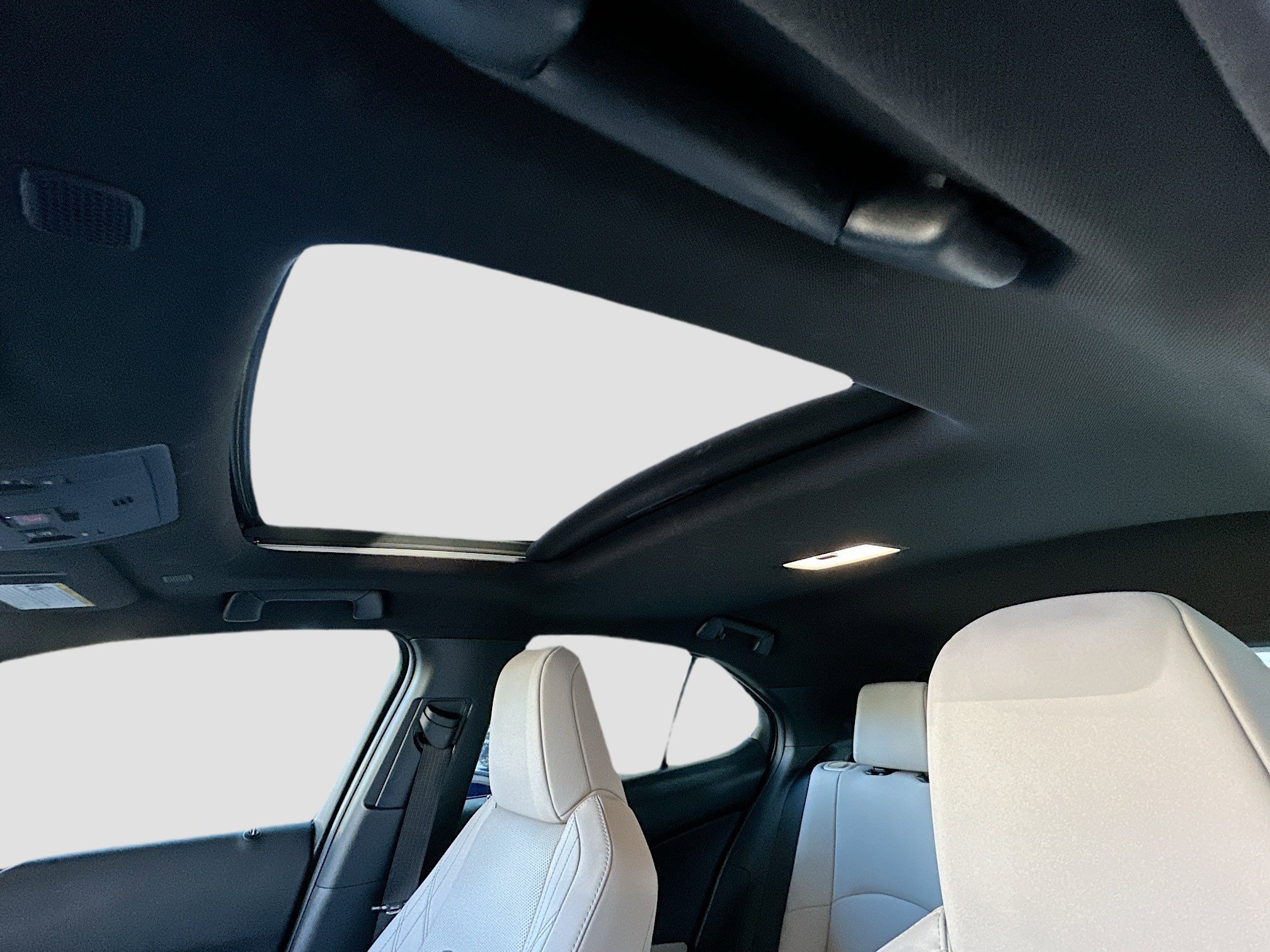 Used 2025 Obsidian Lexus UX 300h F SPORT Design image 15