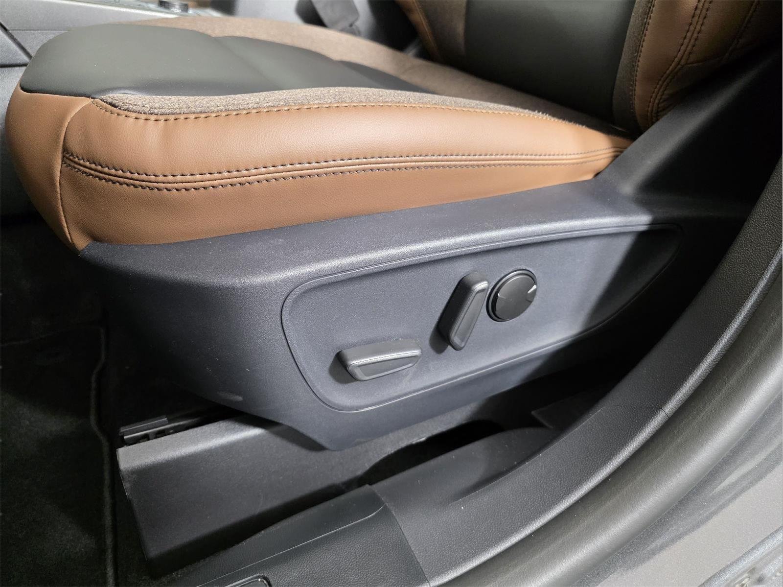 Used 2025 Carbonized Gray Metallic Ford Outer Banks image 14