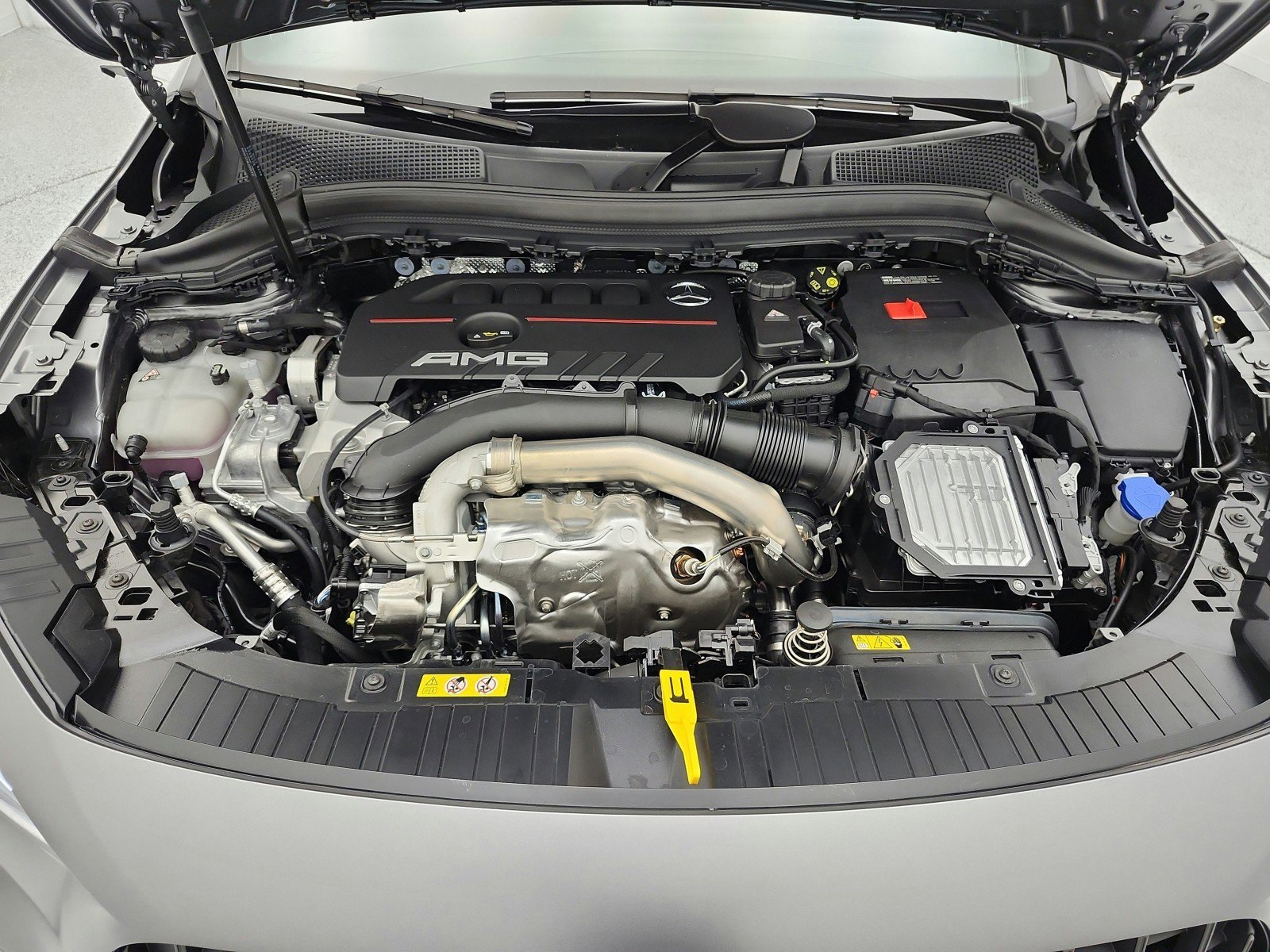 New 2026 MANUFAKTUR Mountain Grey Magno Mercedes-Benz AMG® GLA 35 4MATIC SUV image 33