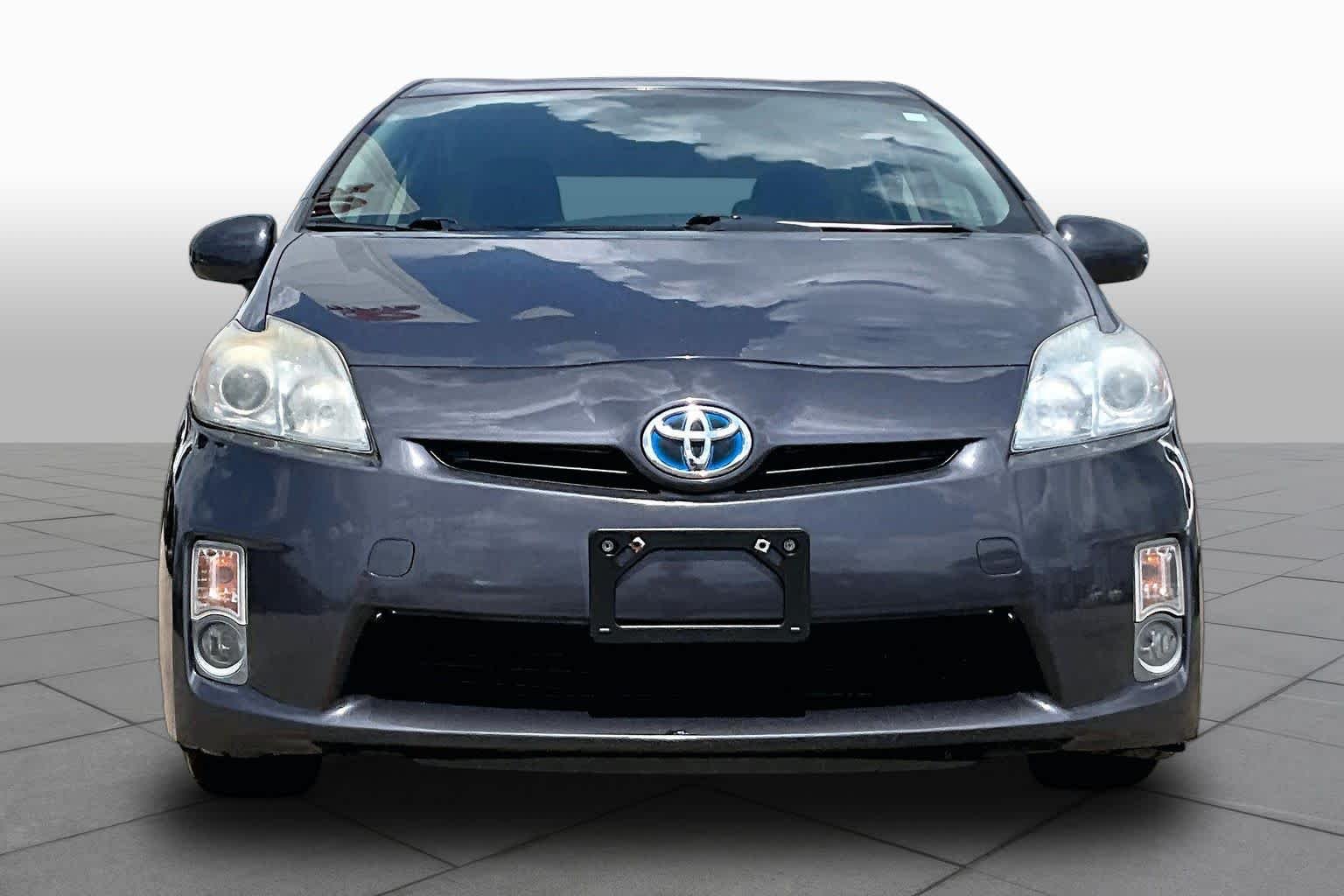 Used 2011 Winter Gray Metallic Toyota III image 3