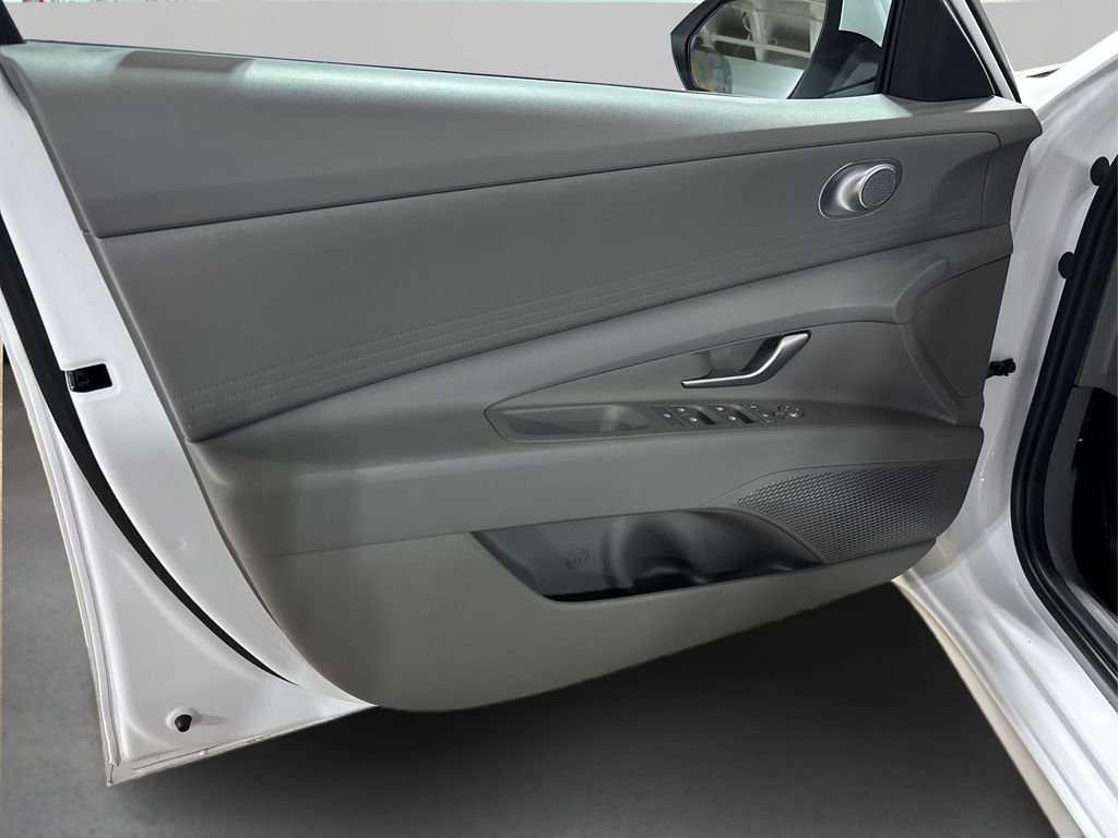 Certified Used 2025 White Hyundai SE image 22