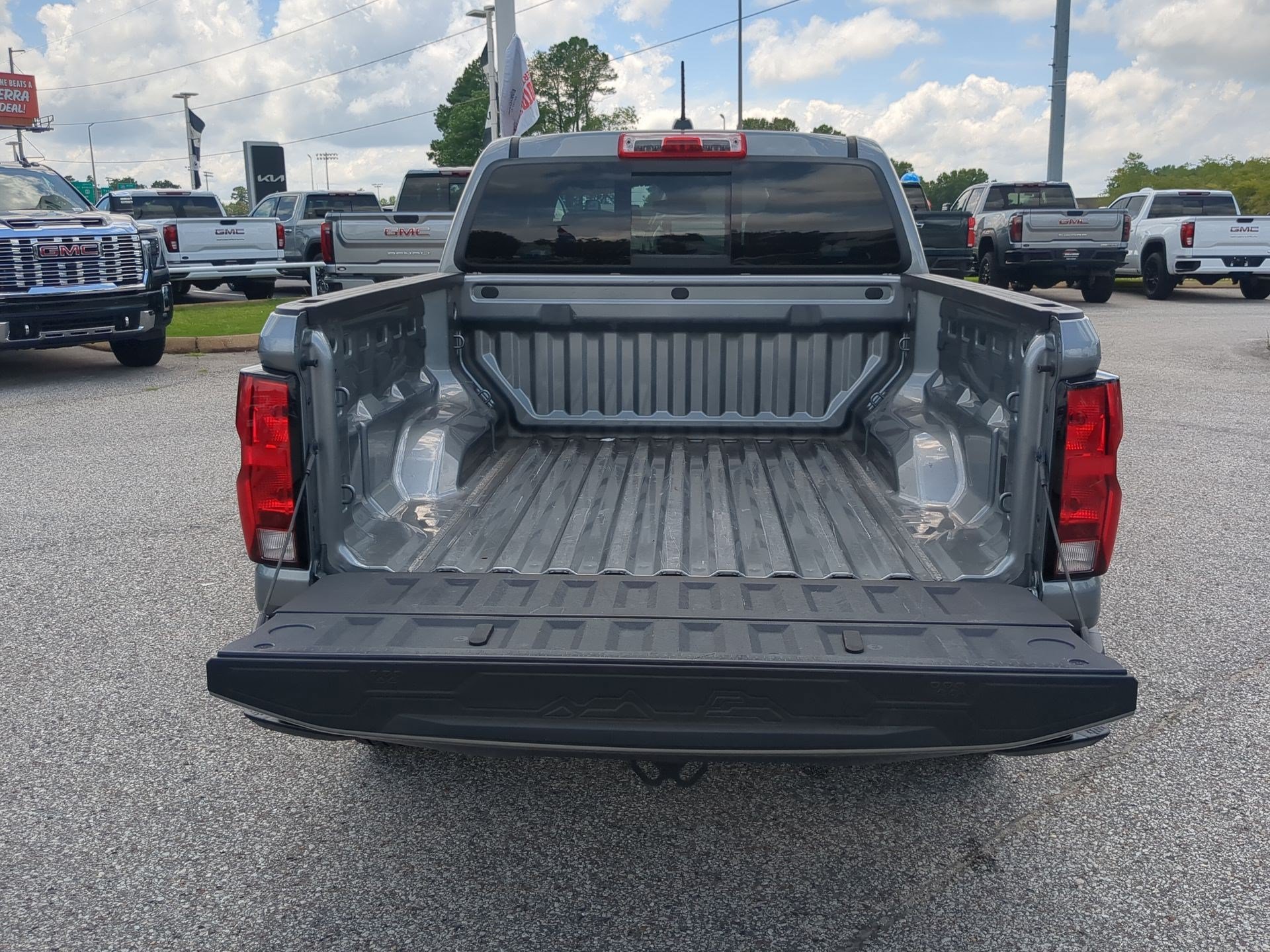 2023 Chevrolet Colorado LT - Photo 23