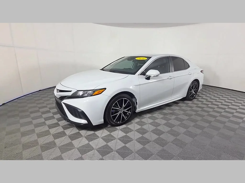 Used 2024 Ice Toyota SE image 51