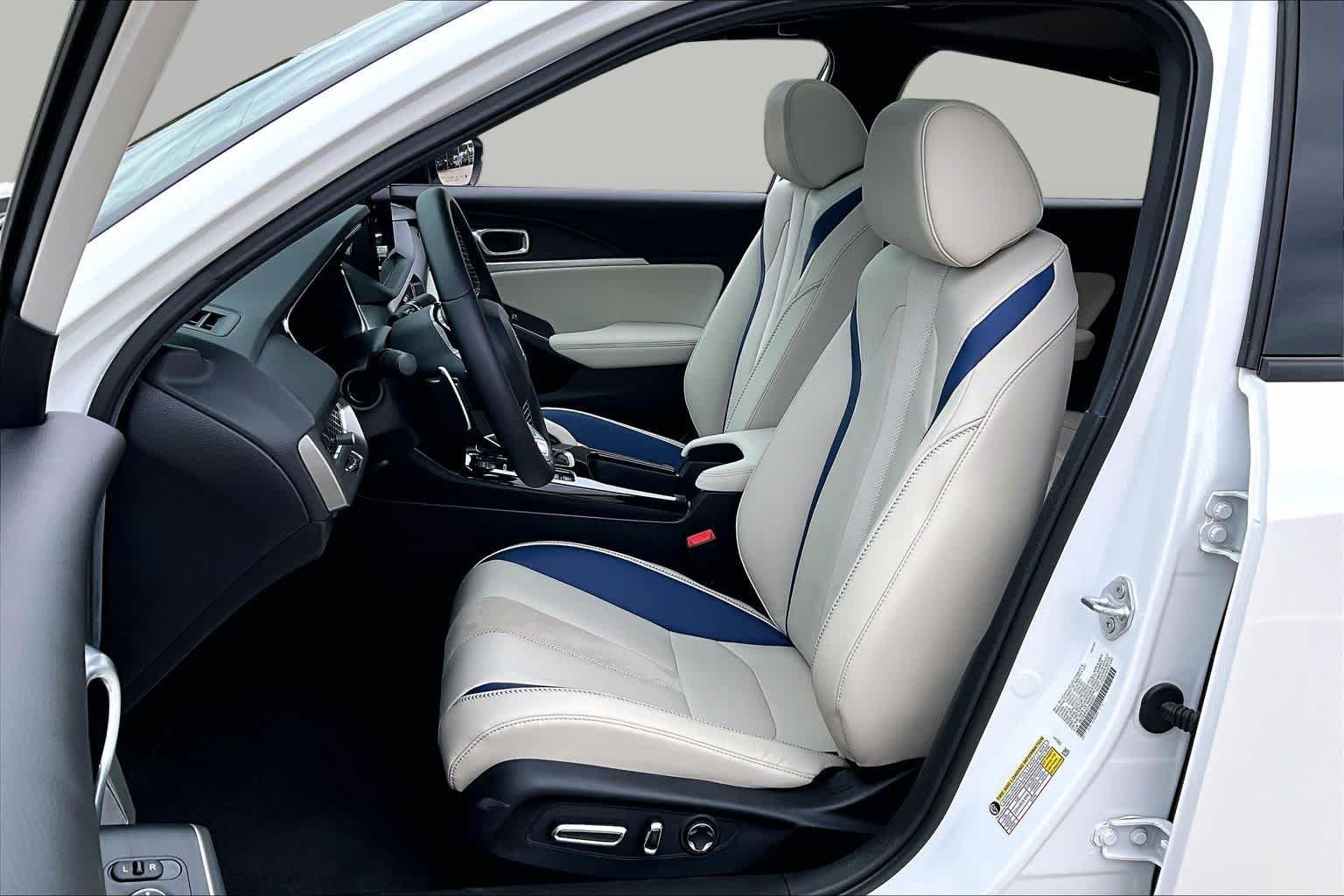 Used 2026 Platinum White Pearl Acura FWD A-Spec with Technology image 8