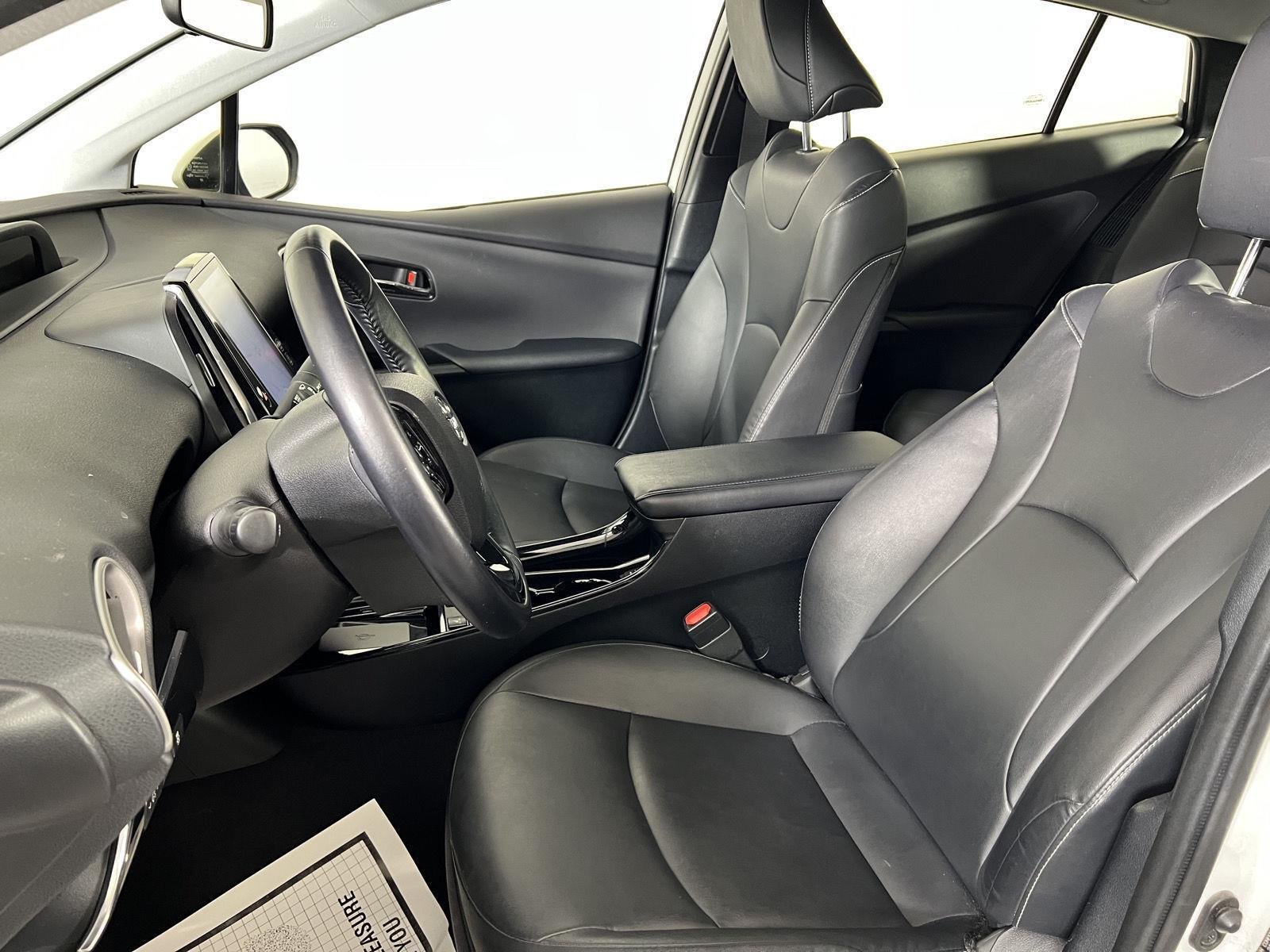 Used 2022 Wind Chill Pearl Toyota XLE image 11