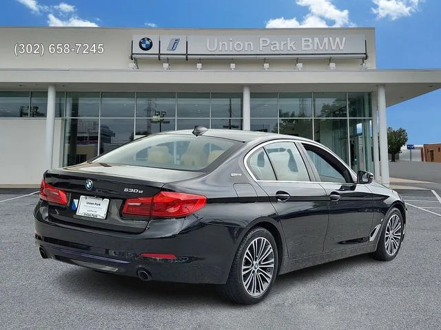 Used 2019 Black Sapphire Metallic BMW 530e xDrive iPerformance image 4