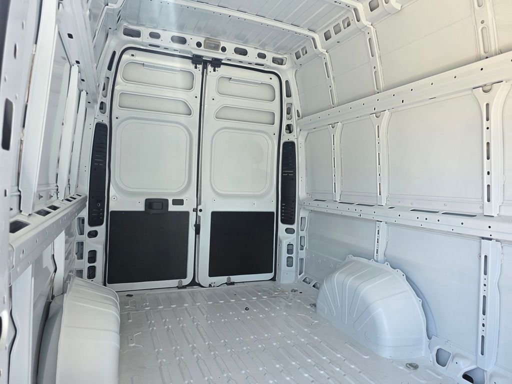 New 2026 Bright White Clear-Coat Exterior Paint RAM Super High Roof image 11