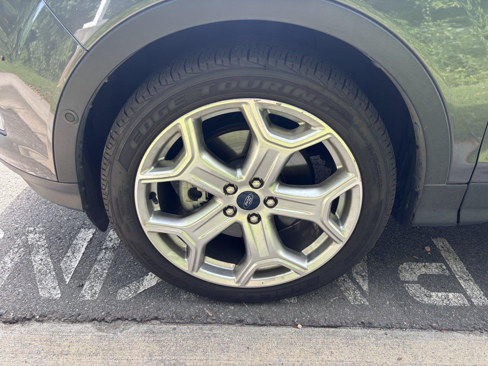 Used 2019 Magnetic Ford Titanium image 4