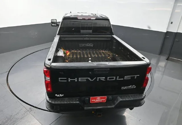 Used 2020 Black Chevrolet High Country image 28