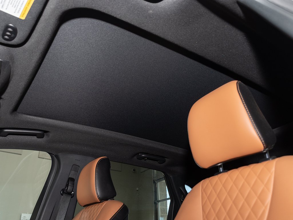 2024 Ford Edge Titanium - Photo 18