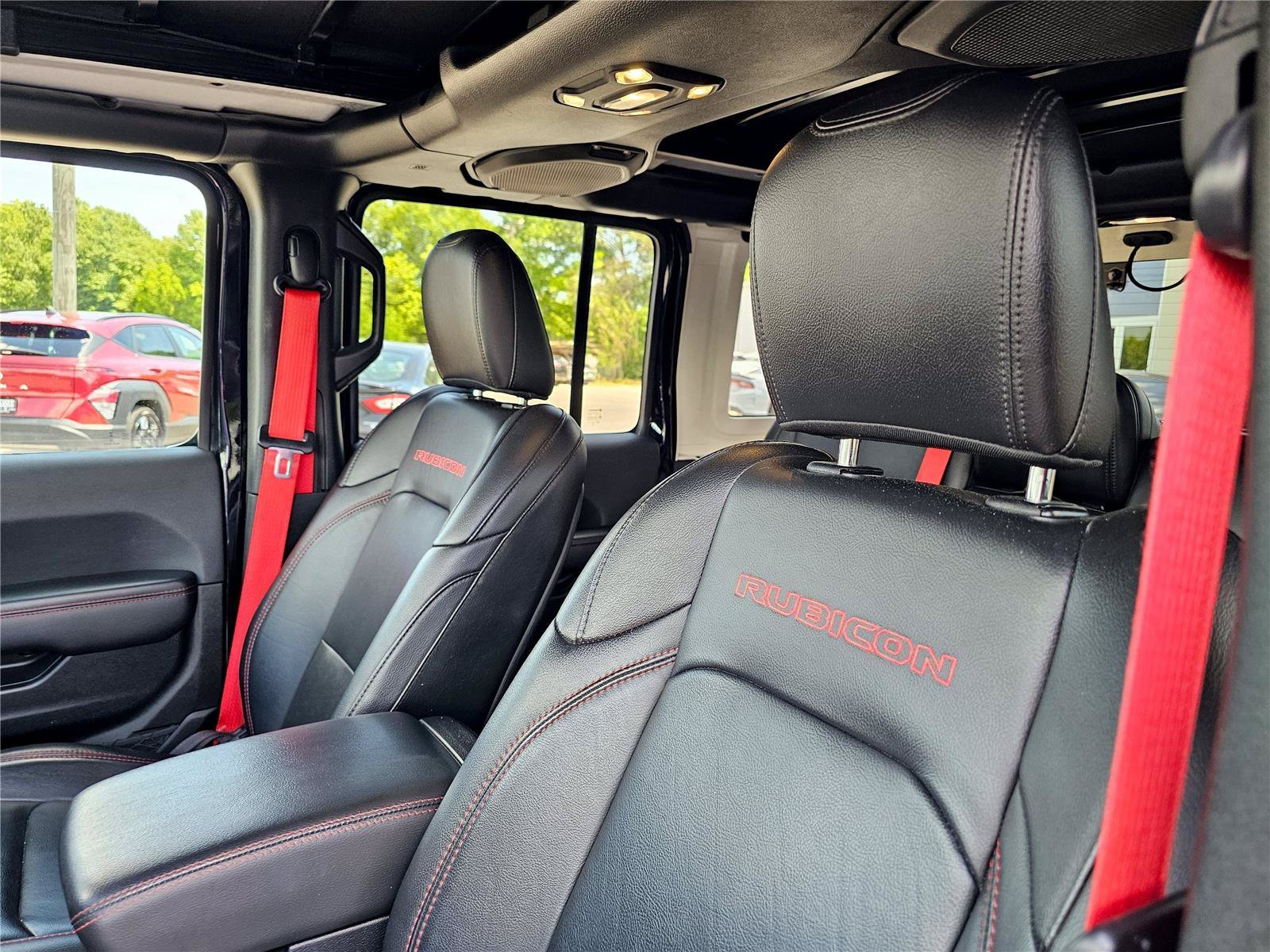 Certified Used 2020 Black Clearcoat Jeep Recon image 19