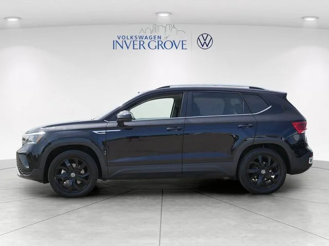 Certified Used 2023 Black Volkswagen 1.5T SE image 4