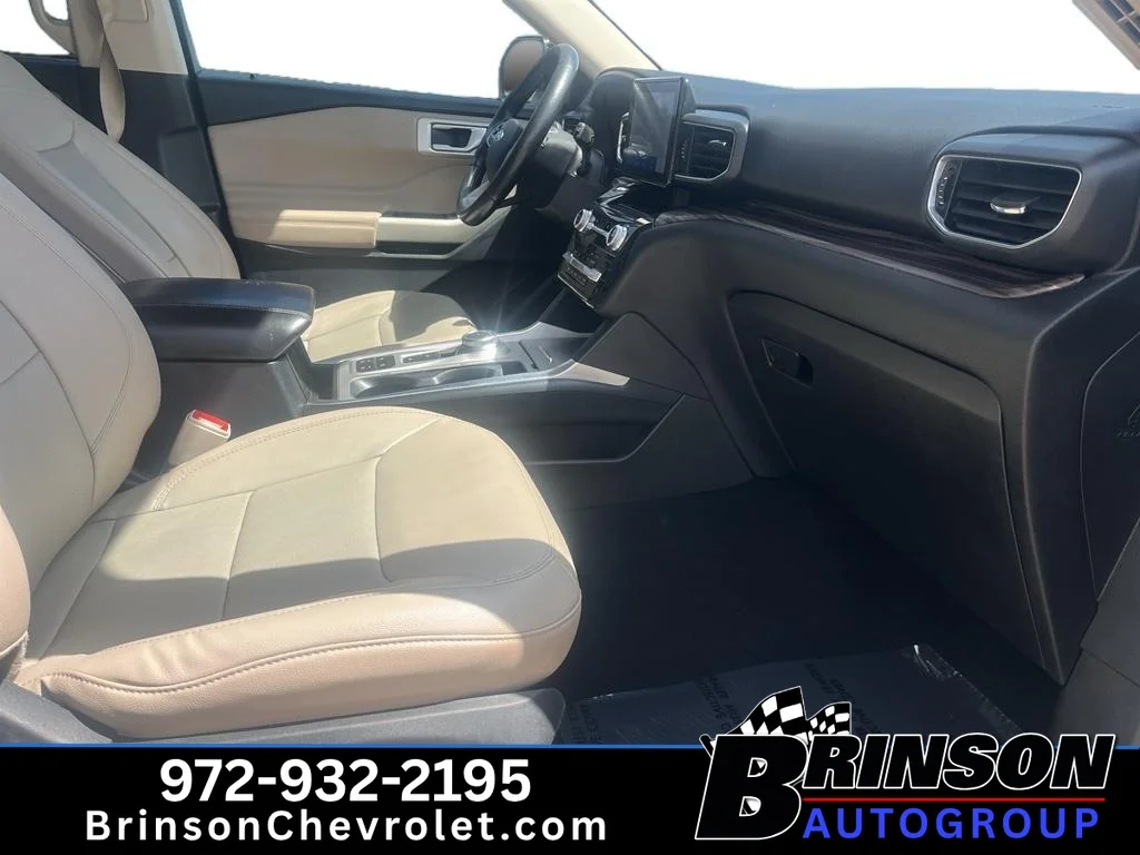 Used 2021 White Ford Limited image 5