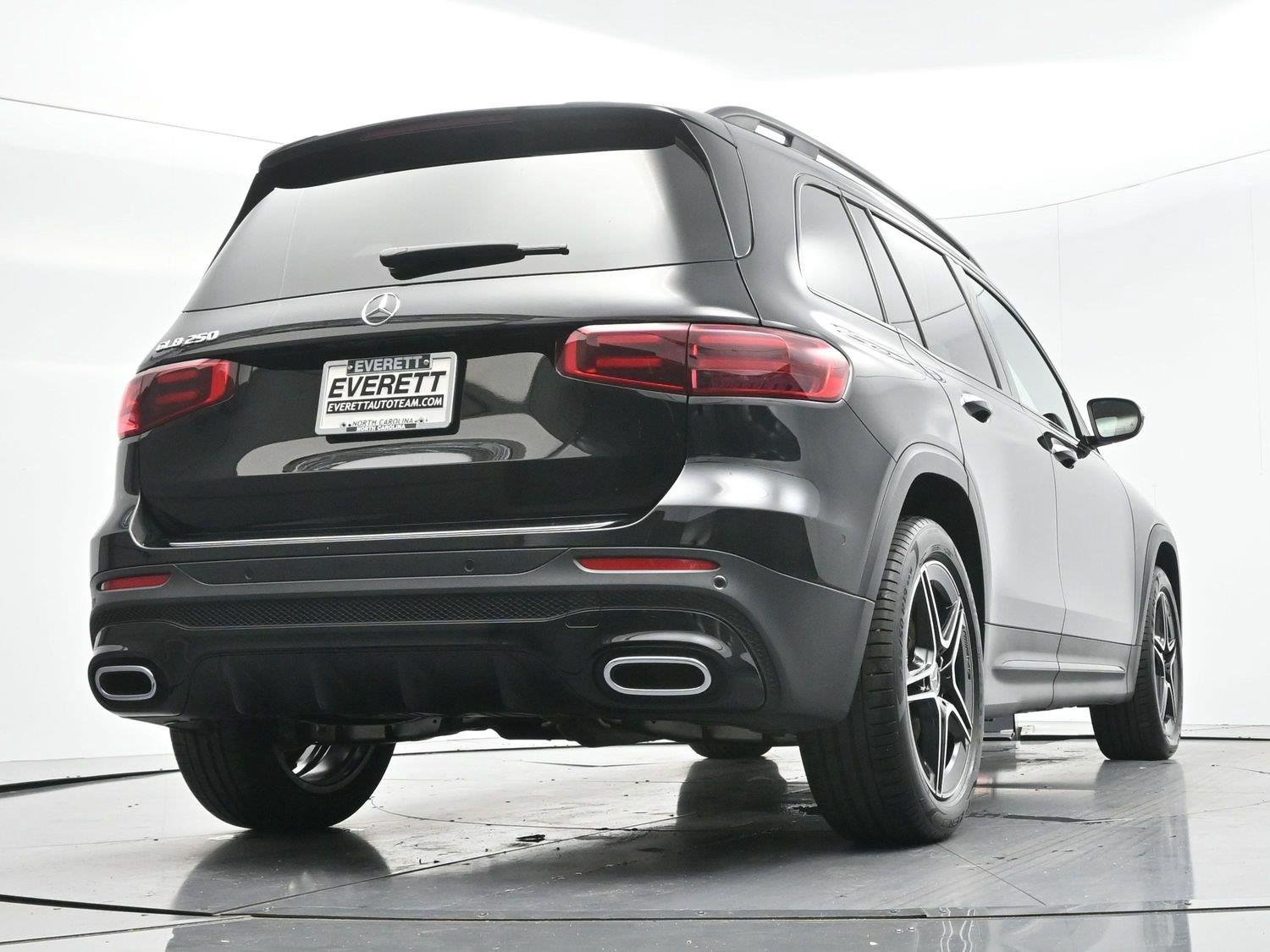 Used 2024 Black Mercedes-Benz GLB 250 image 48