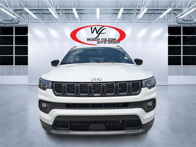 New 2026 Bright White Clear-Coat Exterior Paint Jeep Latitude image 6