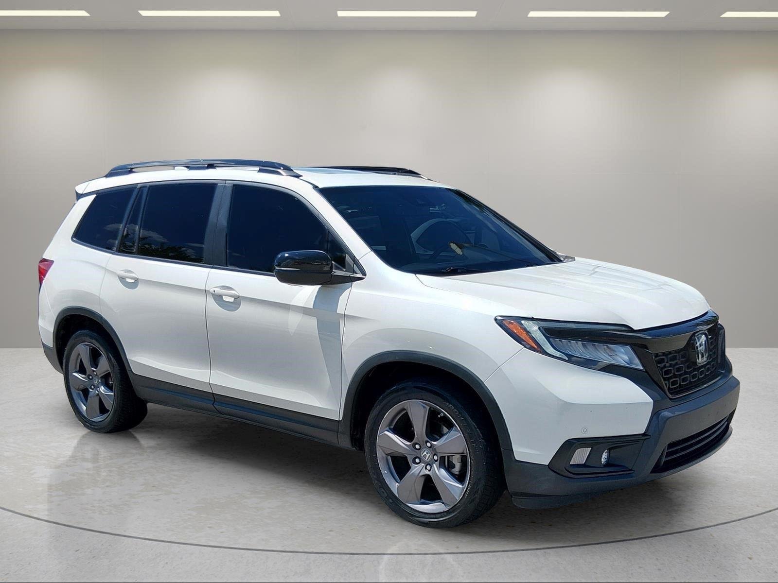 Used 2019 White Diamond Pearl Honda Touring image 7