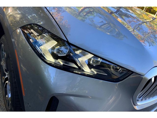Used 2026 Skyscraper Grey Metallic BMW xDrive40i image 13