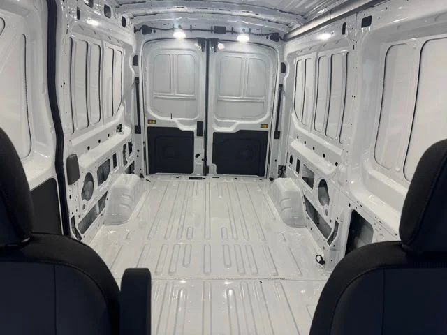 New 2026 Oxford White Ford Base image 12