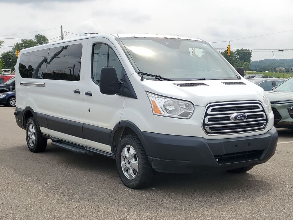 Used 2017 White Ford XLT image 4