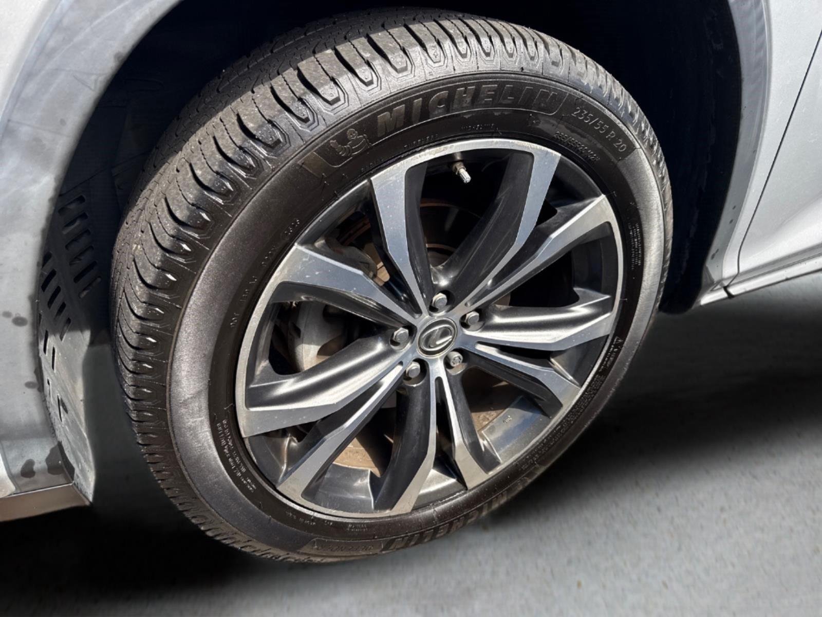 Used 2019 Silver Lining Metallic Lexus RX 350L Premium image 2