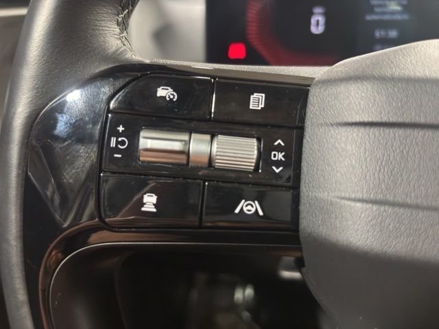 Used 2026 White Kia X-Line EX image 31