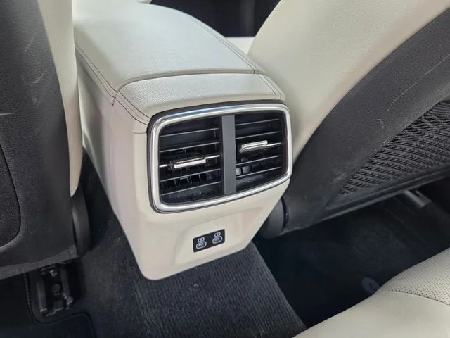 Used 2025 Silver Genesis 2.5T image 6