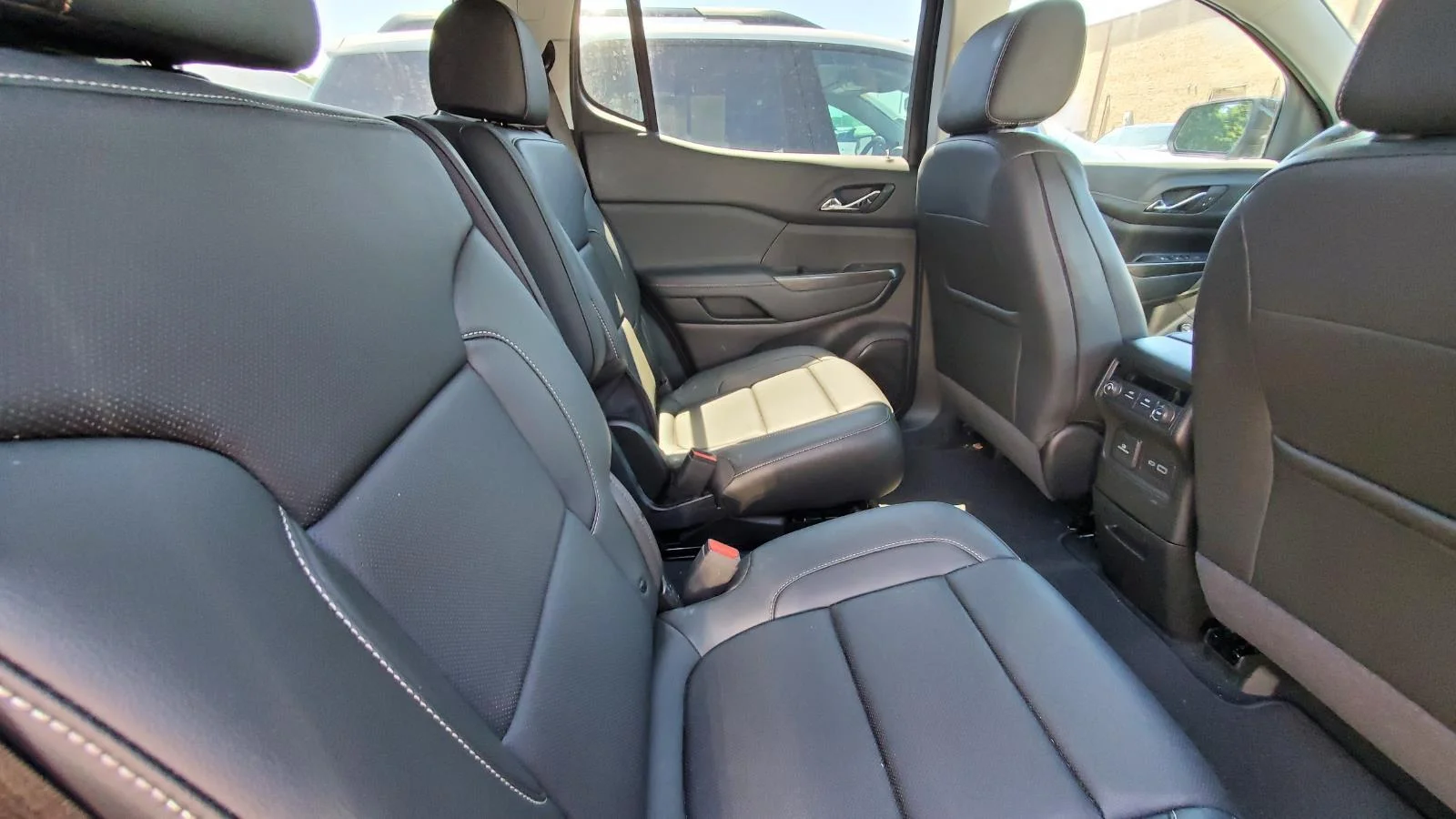 Used 2023 Ebony Twilight Metallic GMC SLT image 6