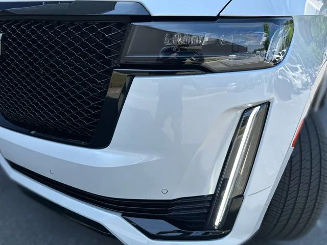 Used 2023 White Cadillac Sport Platinum image 9