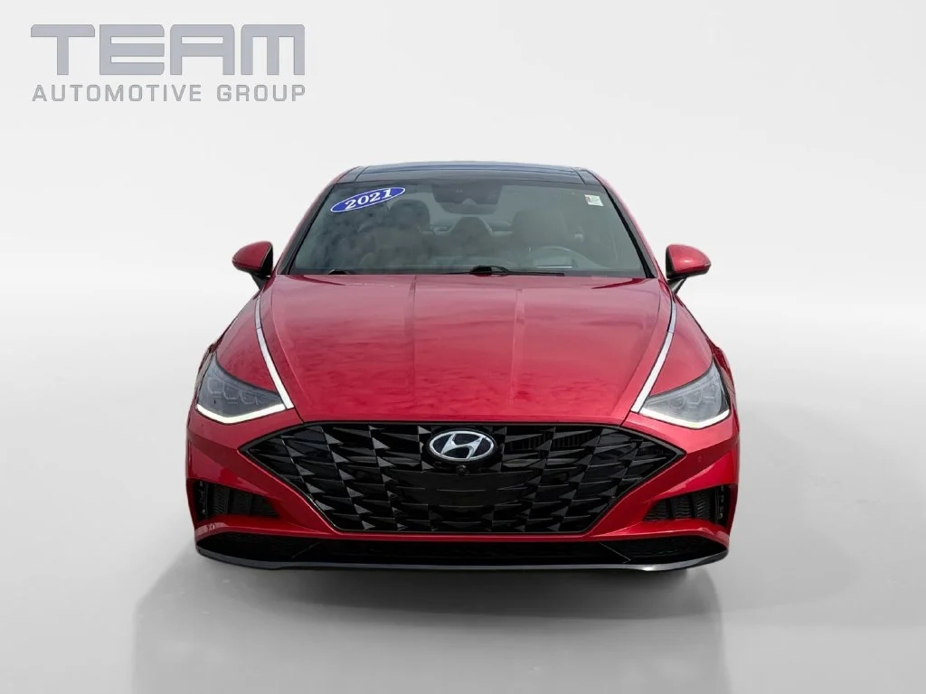Used 2021 Red Hyundai Limited image 2