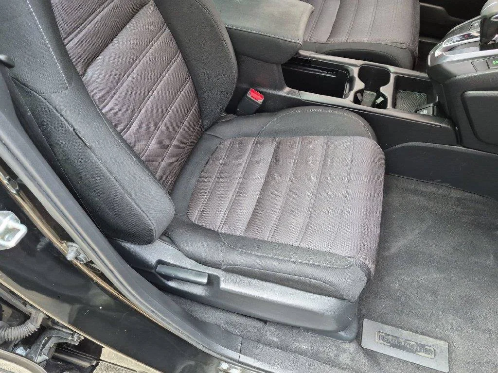 Used 2018  Honda EX image 23