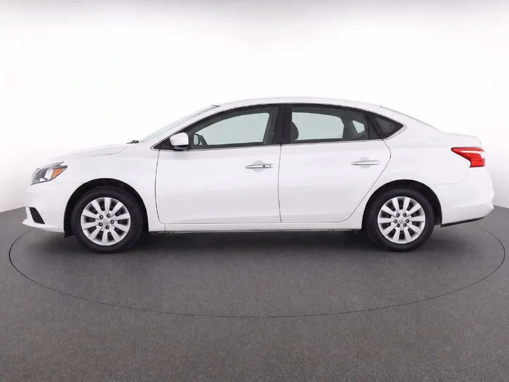 Used 2018  Nissan SV image 7