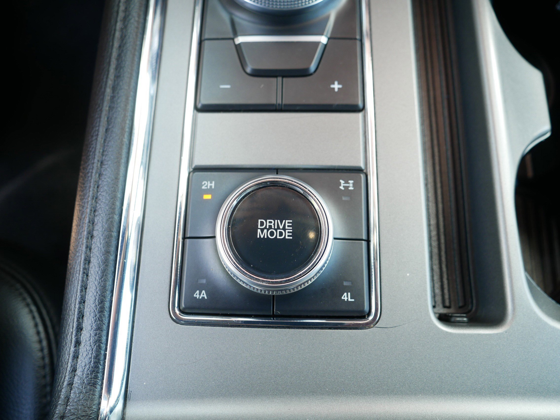 Used 2021 Agate Black Metallic Ford XLT image 31