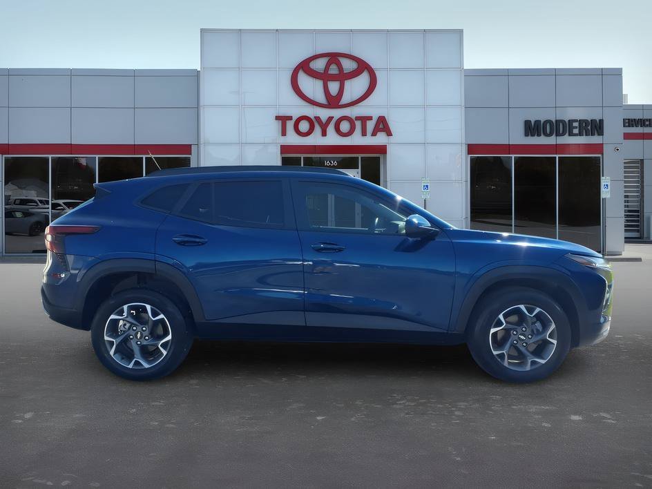 Used 2024 Blue Glow Metallic Chevrolet LT image 7
