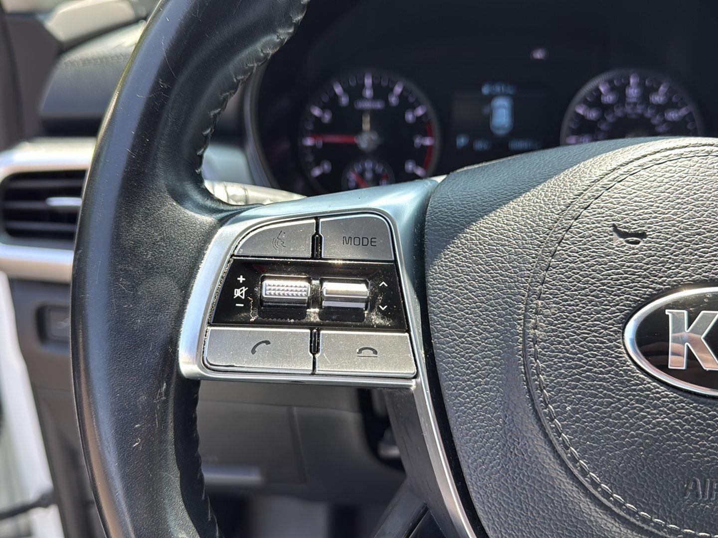 Used 2021 Snow White Pearl Kia LX image 14