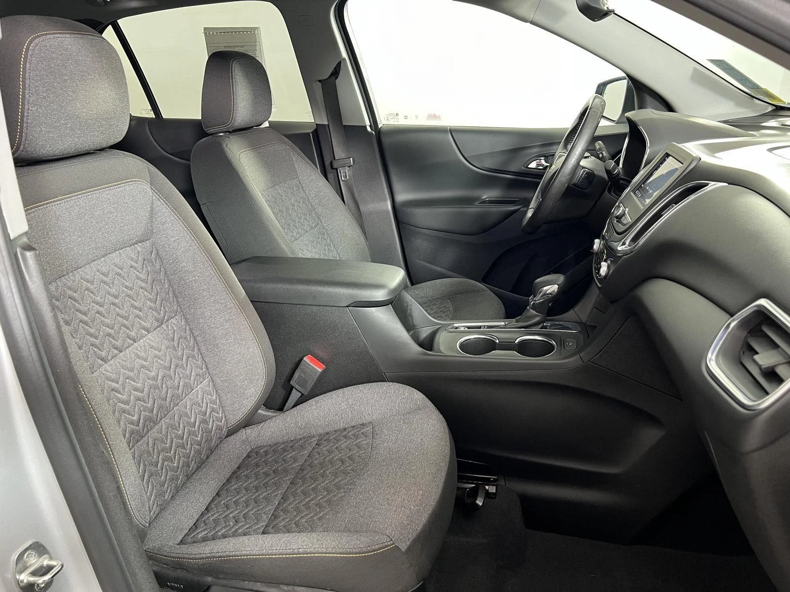 Used 2022 Silver Ice Metallic Chevrolet LT image 22
