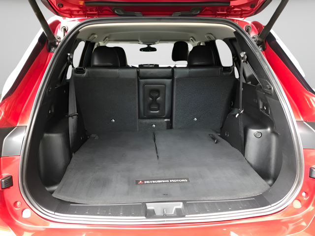 Used 2022 Red Mitsubishi SEL image 9