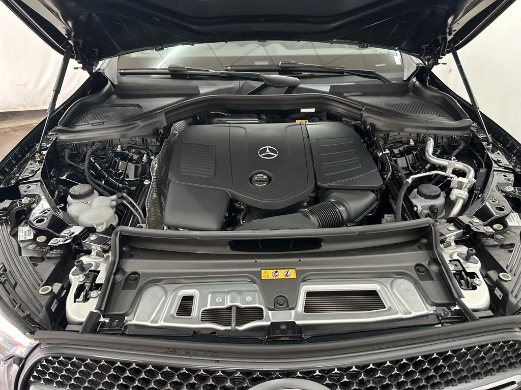Used 2026 Black Mercedes-Benz GLC 300 image 29