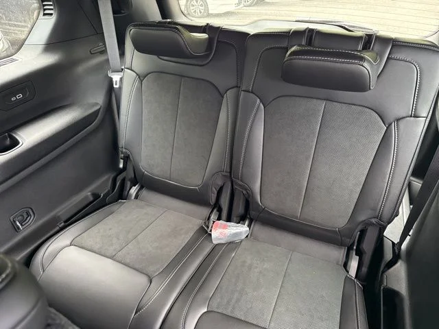 New 2026 Silver Zynith Exterior Paint Jeep Altitude image 20