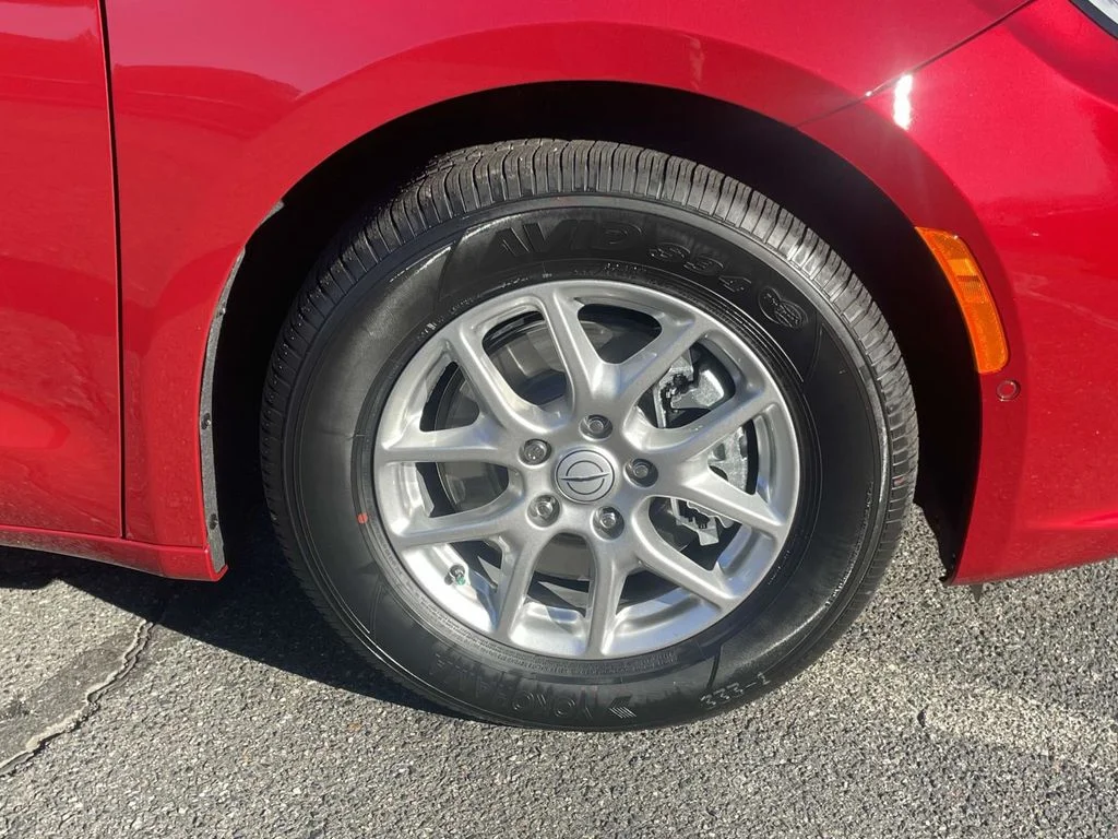 New 2026 Red Hot Pearl-Coat Exterior Paint Chrysler Select image 10