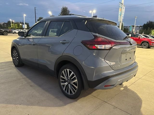 Used 2023 Gray Nissan SV image 7