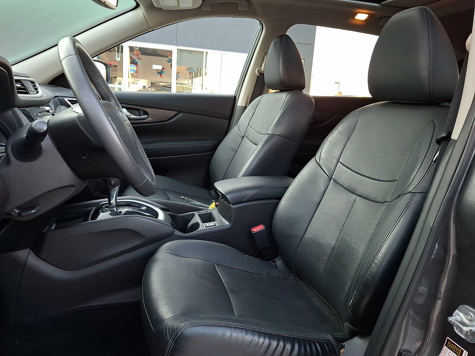 Used 2014 Gun Metallic Nissan SL image 12