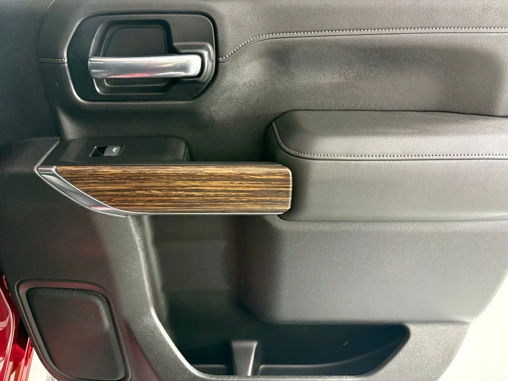 Used 2020 CAJUN RED TINTCOAT Chevrolet High Country image 18