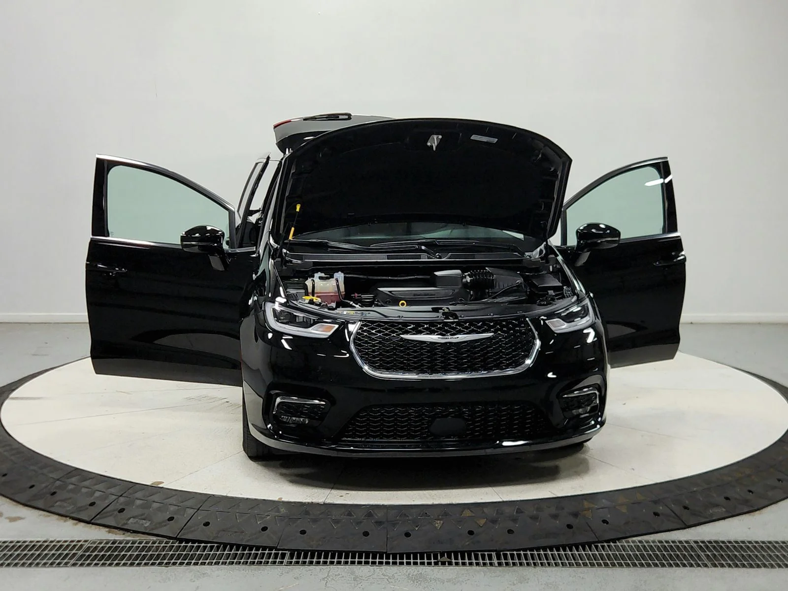 Used 2025 Black Chrysler Select image 11