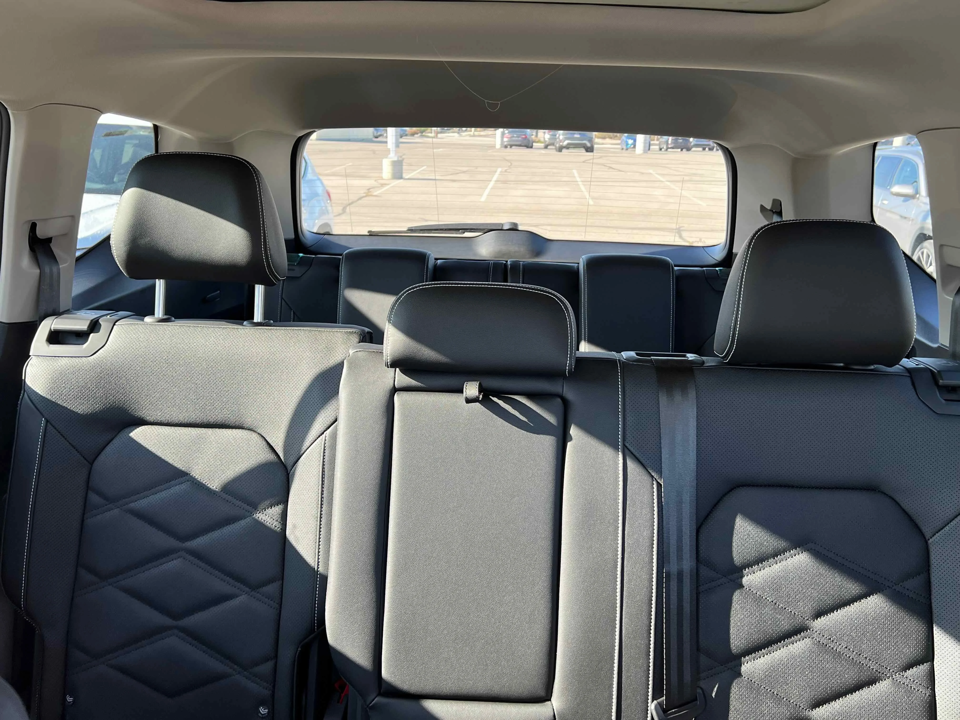 New 2026 Deep Black Volkswagen 2.0T SE w/Technology image 25